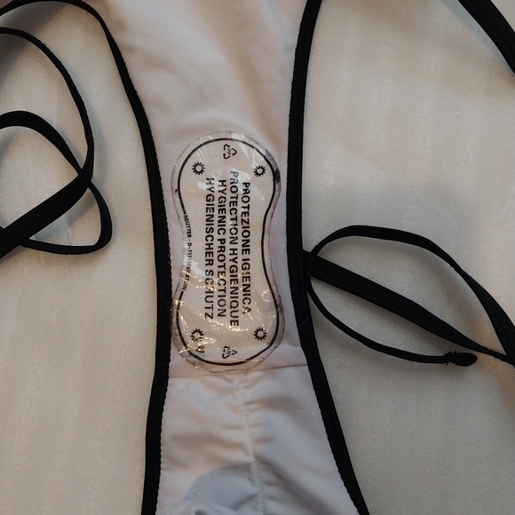 Red Star Pattern Bikini - Picture 3 of 4